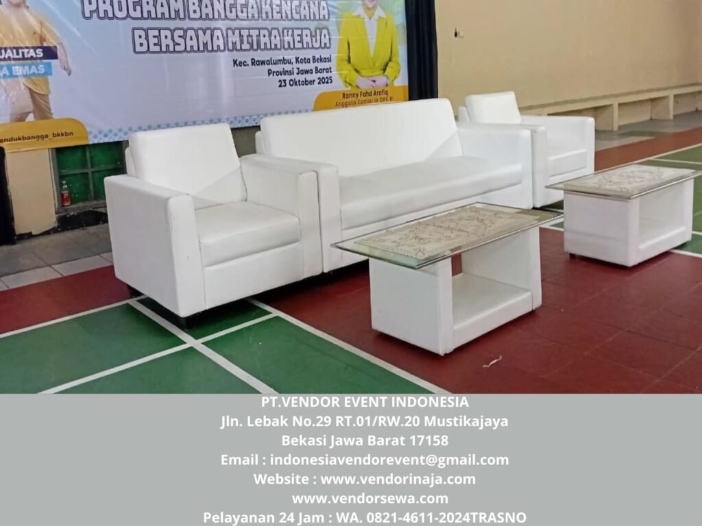Sewa Sofa Triple Putih Set Meja VIP Event Narogong