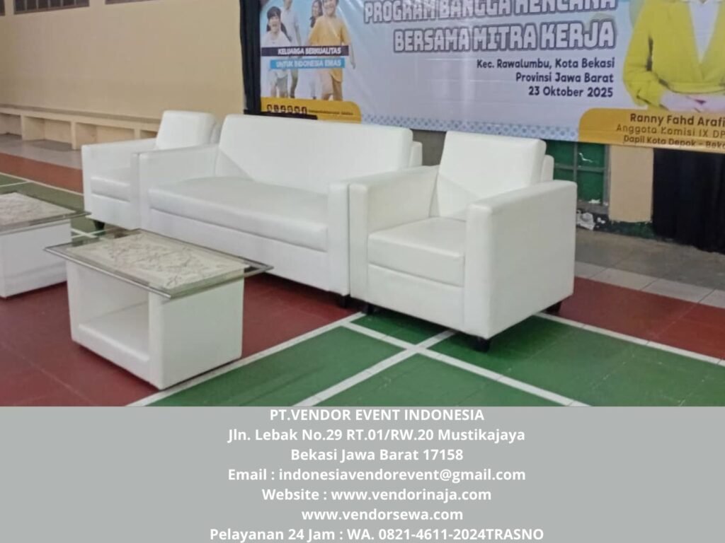 Sewa Sofa Triple Putih Set Meja VIP Event Narogong