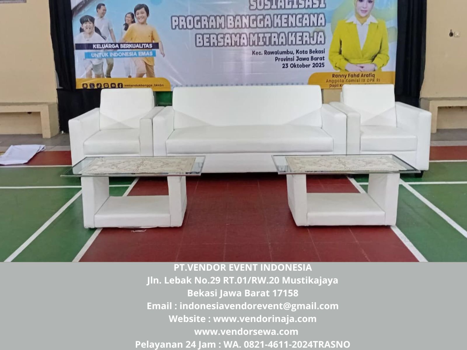 Sewa Sofa Triple Putih Set Meja VIP Event Narogong
