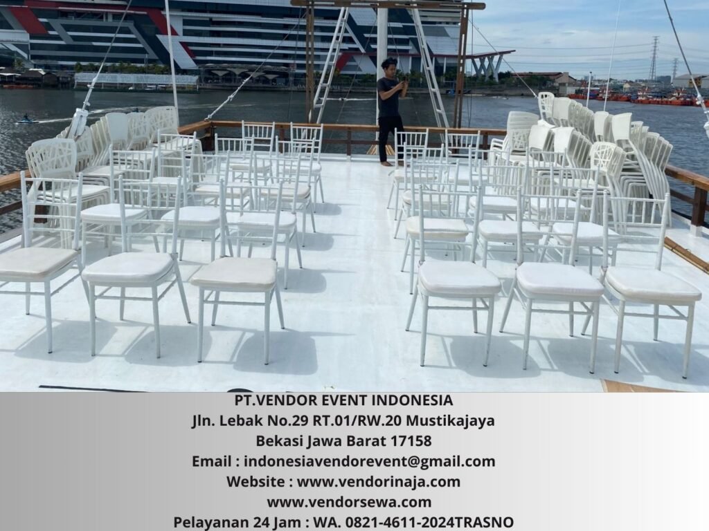 Rental Kursi VIP Type Tiffany Kayu Warna Putih Kemang Pratama Bekasi