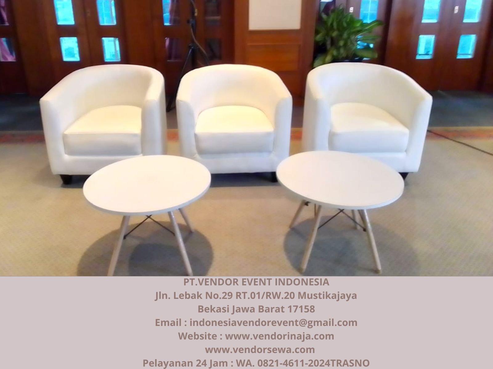 Rental Sofa Oval Putih, Meja Retro Area Jakarta