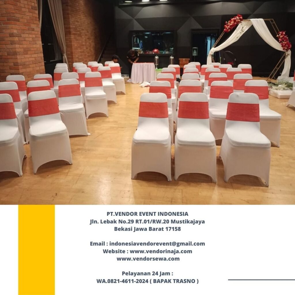 Rental Meja Kursi Cover Putih Aksesoris Merah Jakarta Siap Antar