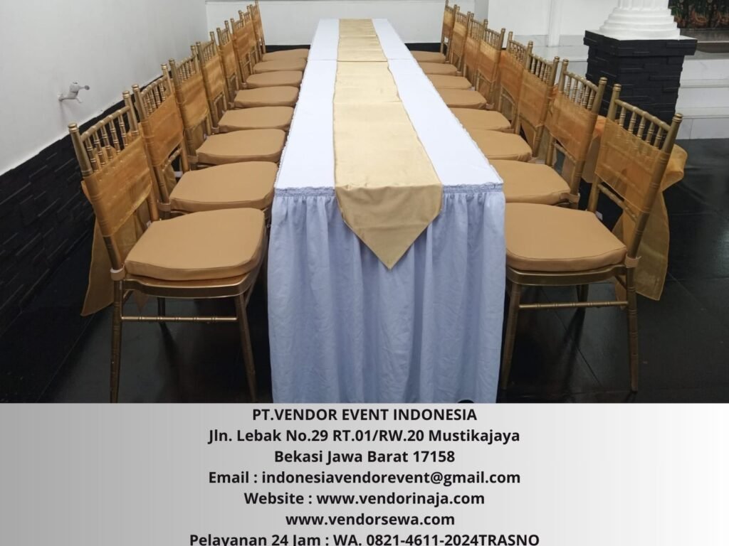 Menyewakan Meja Kotak Set Kursi Tiffany Gold Area Meruya Jakarta