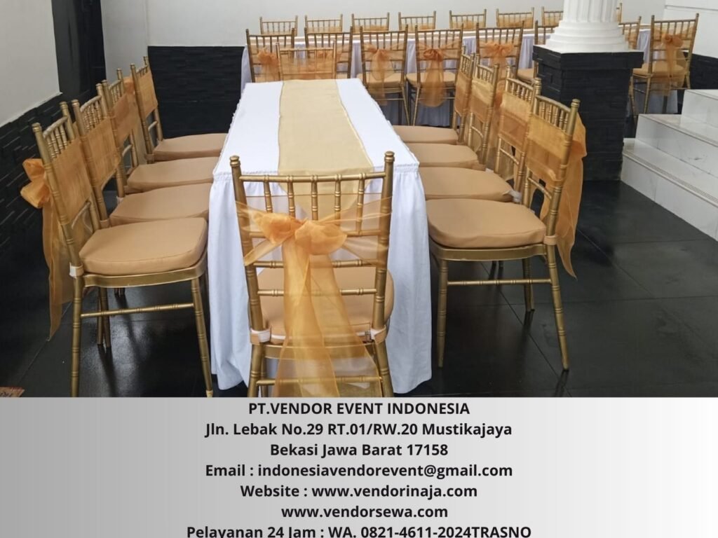 Menyewakan Meja Kotak Set Kursi Tiffany Gold Area Meruya Jakarta