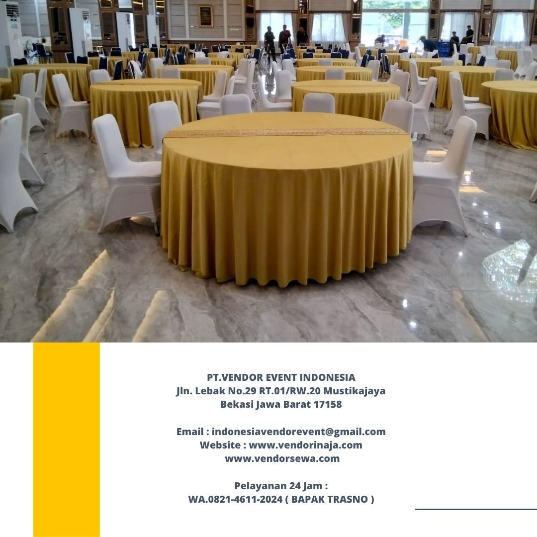 Rental Meja Bundar Taplak Gold Dan Kursi Susun Cover Putih Di Jakarta