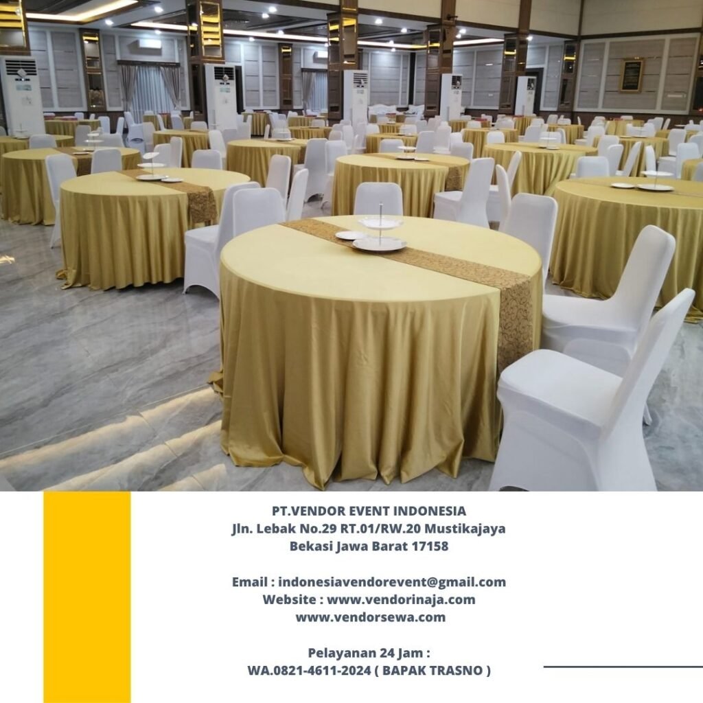 Rental Meja Bundar Taplak Gold Dan Kursi Susun Cover Putih Di Jakarta
